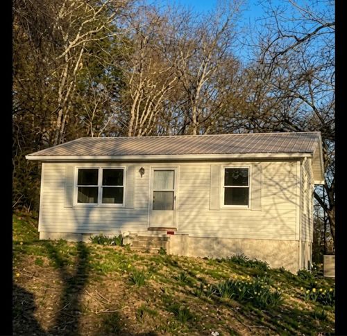 326 Clifton Tpke, Waynesboro, TN, 38485-2302 | Card Image