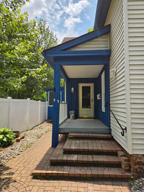 77 Hubbard St, Mount Clemens, MI, 48043-5541 | Card Image