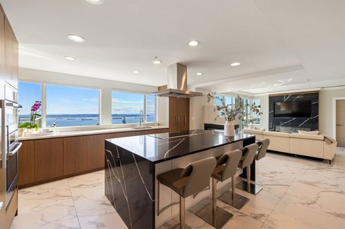 701-3105 Deer Ridge Dr, West Vancouver, BC, V7S4W1 | Card Image