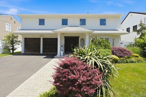 3929 Carrel Blvd, Oceanside, NY, 11572-5967 | Card Image