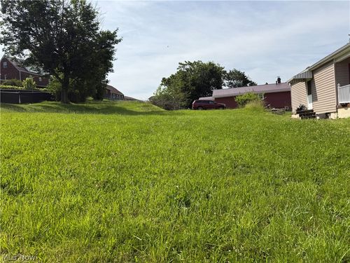 145 Mahan Road, Weirton, WV, 26062 | Card Image