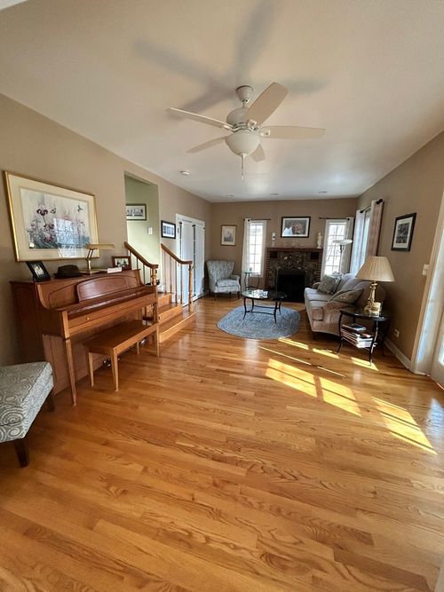 171 E Cayuga Ave, Elmhurst, IL, 60126-4418 | Card Image