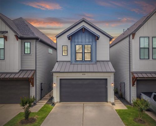 9018 Wellspring Dr, Houston, TX, 77080-2101 | Card Image