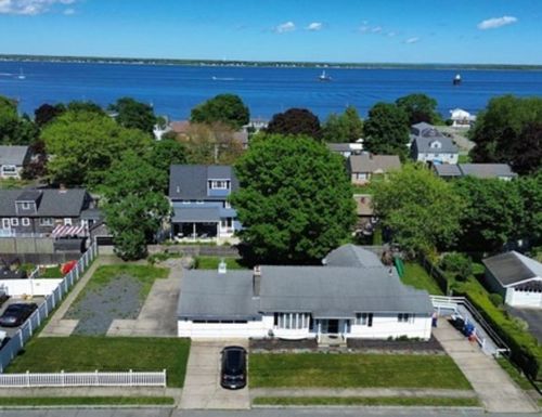 344 Frieda St, New Bedford, MA, 02744-2008 | Card Image