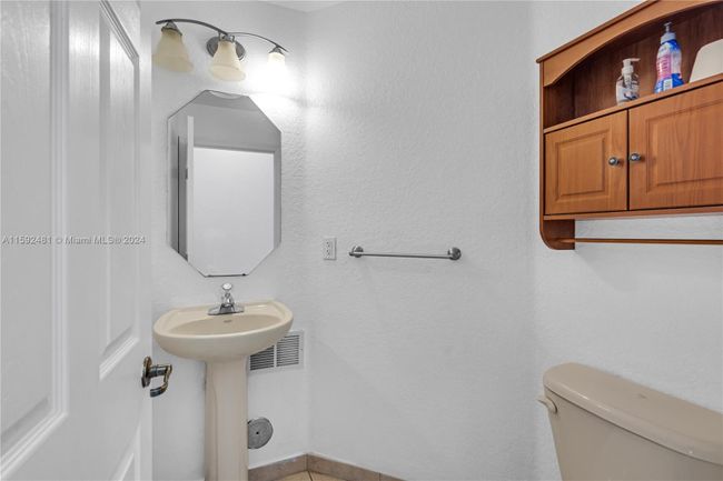 8791 Nw 112th Ct, Townhouse with 3 bedrooms, 2 bathrooms and null parking in Doral FL | Image 25