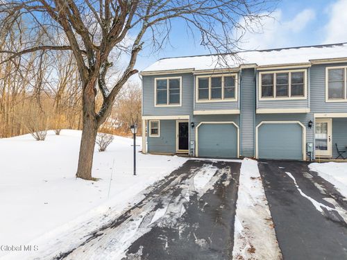 16 Flintlock Ln, Halfmoon, NY, 12065-6570 | Card Image