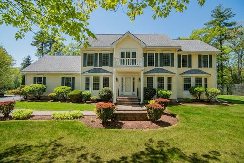 17 Stonepost Rd, Pelham, NH, 03076-2886 | Card Image