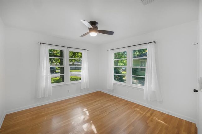 628 S Madison St, House other with 2 bedrooms, 2 bathrooms and 1 parking in La Grange TX | Image 10