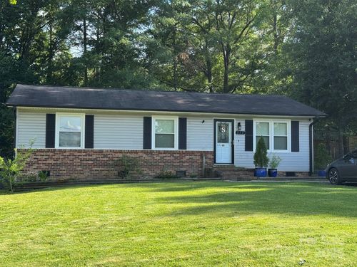 212 E Texas Ave, Bessemer City, NC, 28016-2064 | Card Image