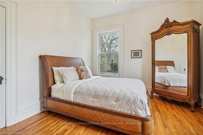 30 South St W, House other with 6 bedrooms, 4 bathrooms and 7 parking in Dundas ON | Image 34