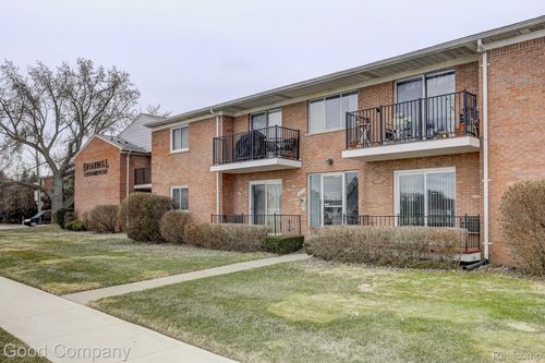 29-32075 Beaconsfield St, Roseville, MI, 48066-1102 | Card Image