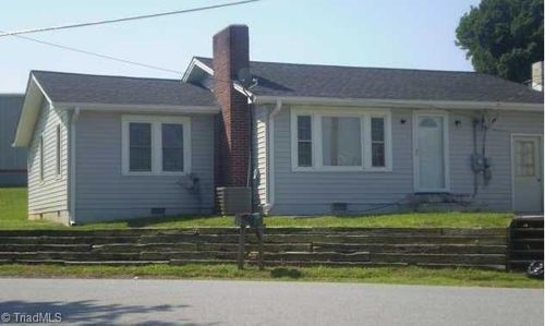309 S Main St, Jonesville, NC, 28642-2721 | Card Image