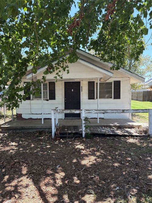 506 S Madera St, Eastland, TX, 76448-2408 | Card Image