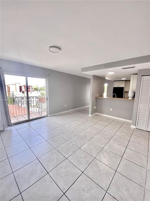 12-328 Nw 12th Ave, Miami, FL, 33128-1096 | Card Image