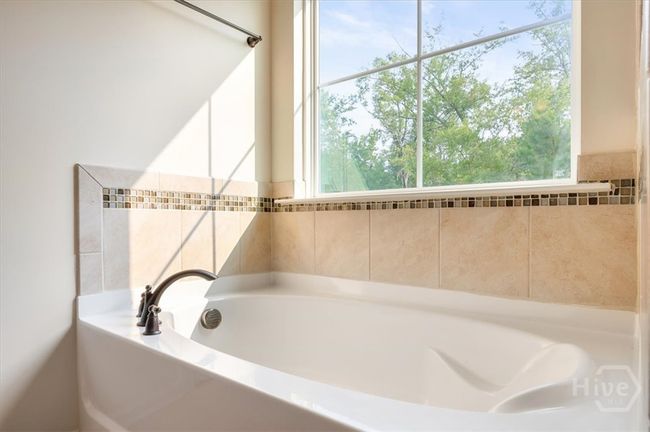 Primary Soaking Tub | Image 24