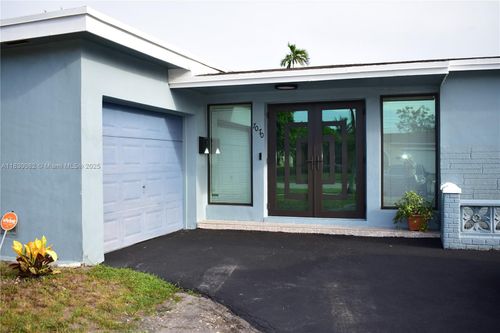 7070 Nw 21st St, Sunrise, FL, 33313-3818 | Card Image