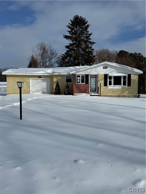 7396 Centerport Rd, Auburn, NY, 13021-8632 | Card Image