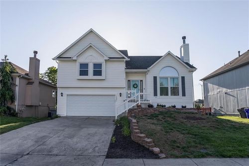 14891 S Summit St, Olathe, KS, 66062-3328 | Card Image