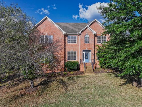 215 Crooked Creek Ln, Hendersonville, TN, 37075-6713 | Card Image
