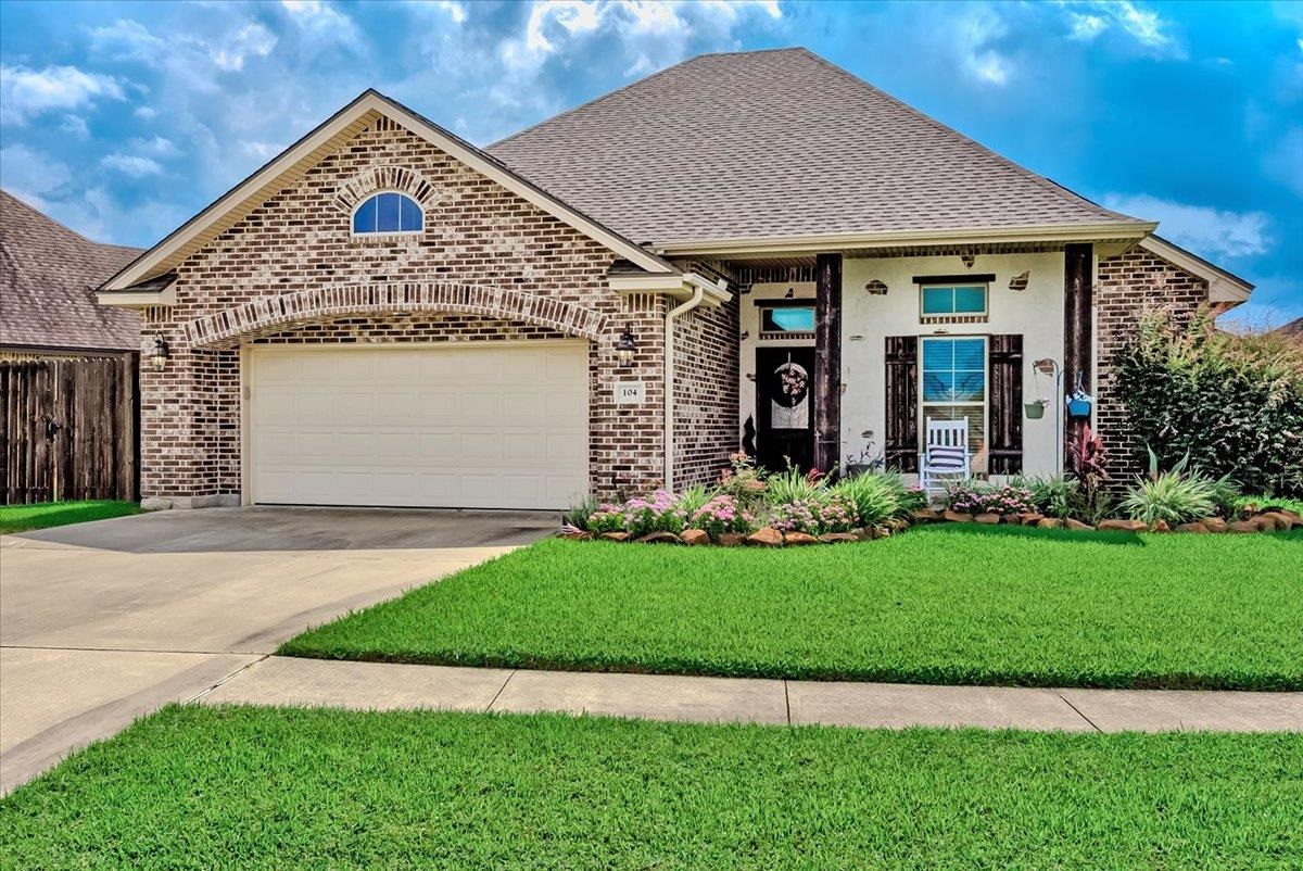Crown Ridge Dr, Nederland, TX 77627