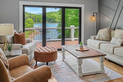 520 Long View Dr, Hiawassee, GA, 30546-3432 | Card Image