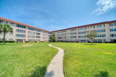 108 - 9950 62nd Terrace N, Condo with 1 bedrooms, 1 bathrooms and null parking in St Petersburg FL | Image 1