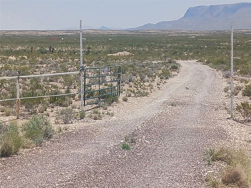51271 S State Highway 118, Alpine, TX, 79830-2161 | Card Image