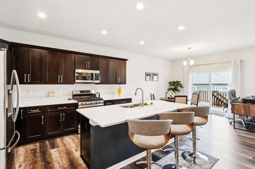 7917 W Park Circle Way, Franklin, WI, 53132 | Card Image
