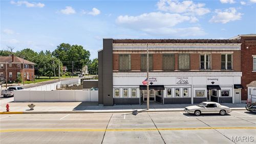 124 E Main St, Staunton, IL, 62088-1447 | Card Image