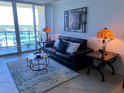 828 - 2501 S Ocean Dr, Condo with 1 bedrooms, 1 bathrooms and null parking in Hollywood FL | Image 3