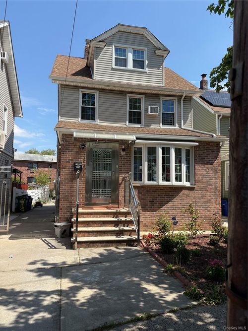 23037 88th Ave, Queens Village, NY, 11427-2622 | Card Image