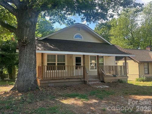 4028 Leo St, Winston Salem, NC, 27105-3621 | Card Image