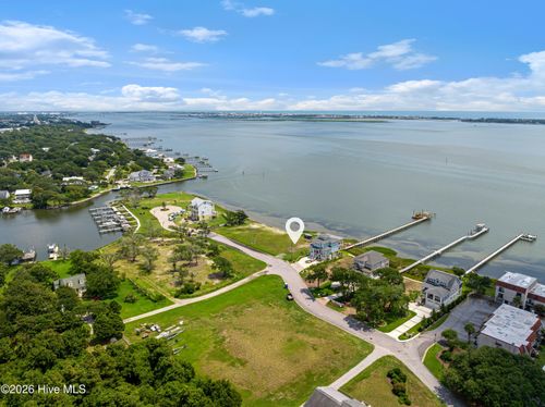 4729 S Shore Dr, Morehead City, NC, 28557-2715 | Card Image
