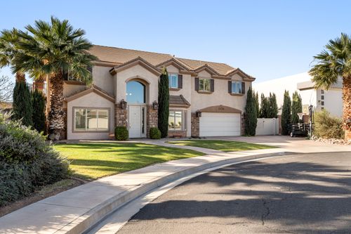 2246 E 440 North Cir, St George, UT, 84790-2541 | Card Image