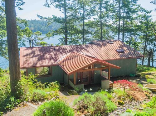755 Ferry Rd, Lopez Island, WA, 98261-8673 | Card Image