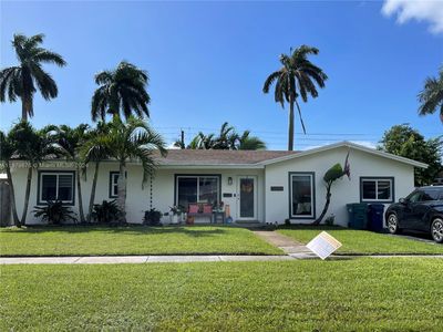 9350 Sw 183rd Ter, House other with 4 bedrooms, 2 bathrooms and null parking in Palmetto Bay FL | Image 1