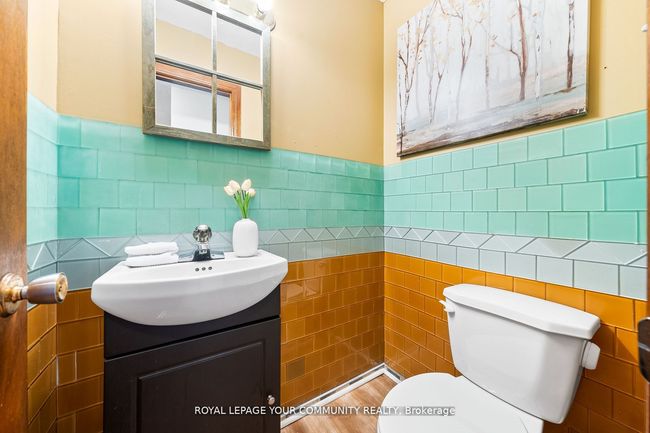 203 Taunton Rd W, House attached with 3 bedrooms, 2 bathrooms and 2 parking in Oshawa ON | Image 7