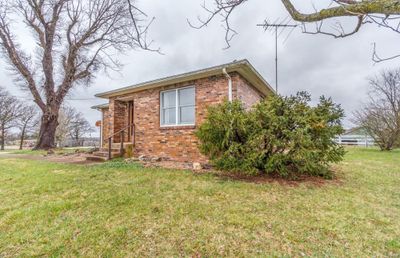 11039 Highway 32, House other with 2 bedrooms, 1 bathrooms and null parking in Lebanon MO | Image 3