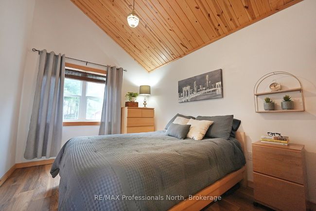 1055 Dark Lake Rd, House other with 3 bedrooms, 2 bathrooms and 6 parking in Haliburton ON | Image 20