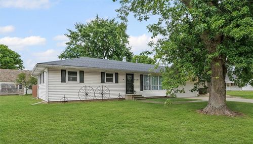 100 N Reel St, OAKLAND, IL, 61943-7117 | Card Image