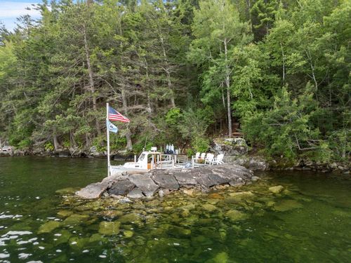 4 Diamond Is, Gilford, NH, 03249-7704 | Card Image