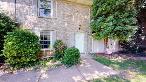 10273 Bourbon St, Newburgh, IN, 47630-9256 | Card Image