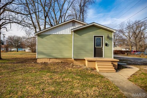 432 Anderson St, Carlinville, IL, 62626-1204 | Card Image