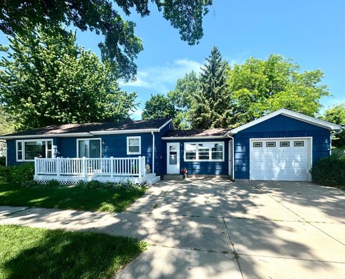 116 Kandiyohi Ave Sw, Willmar, MN, 56201-3566 | Card Image