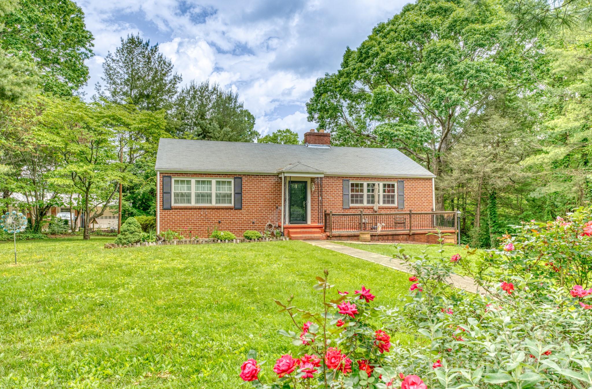 Sherwood Rd, Asheville, NC 28805