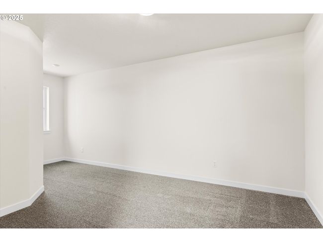 6307 Se Chloe Rose Way, House attached with 3 bedrooms, 3 bathrooms and 1 parking in Milwaukie OR | Image 16