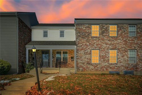 6805 N Askew Cir, Kansas City, MO, 64119-1353 | Card Image