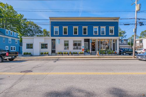 90 Main Street, Yarmouth, ME, 04096 | Card Image