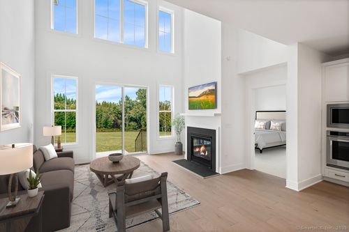 64-13 Heritage Ln, Woodbridge, CT, 06525-2270 | Card Image