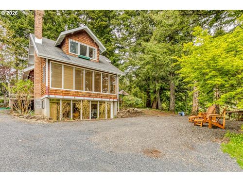 22 Lucas St, Stevenson, WA, 98648-6302 | Card Image